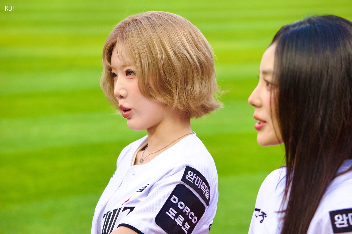 코…! tweet media
