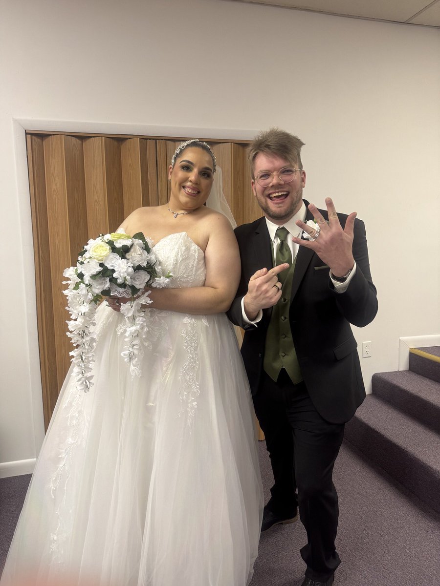 DoubleXStudi0s's tweet image. I decided to recreate the meme for my own wedding this past Saturday.❤️🥰💍❤️

#wedding