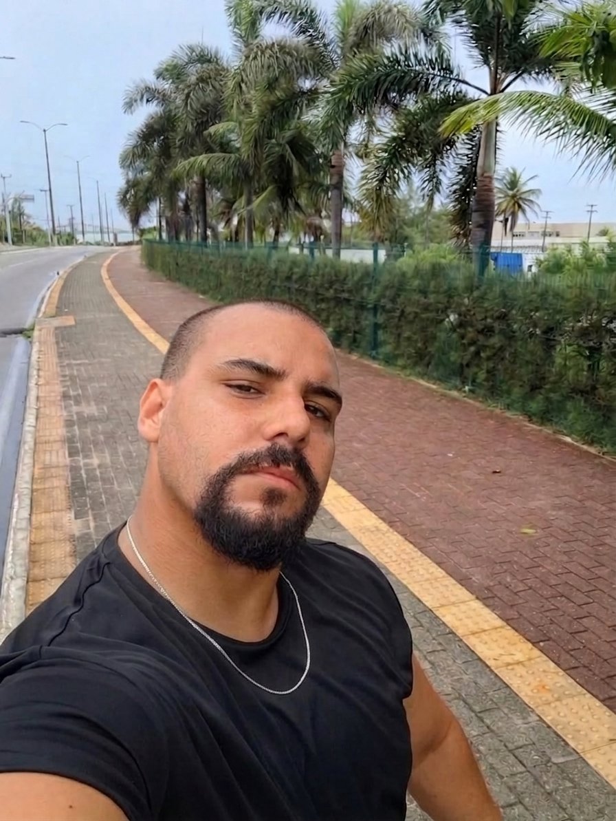 DiogoFerXD's tweet photo. Acordar Cedo, Correr na Praia com essa Vista 😊 https://t.co/4BuosJ9NYr