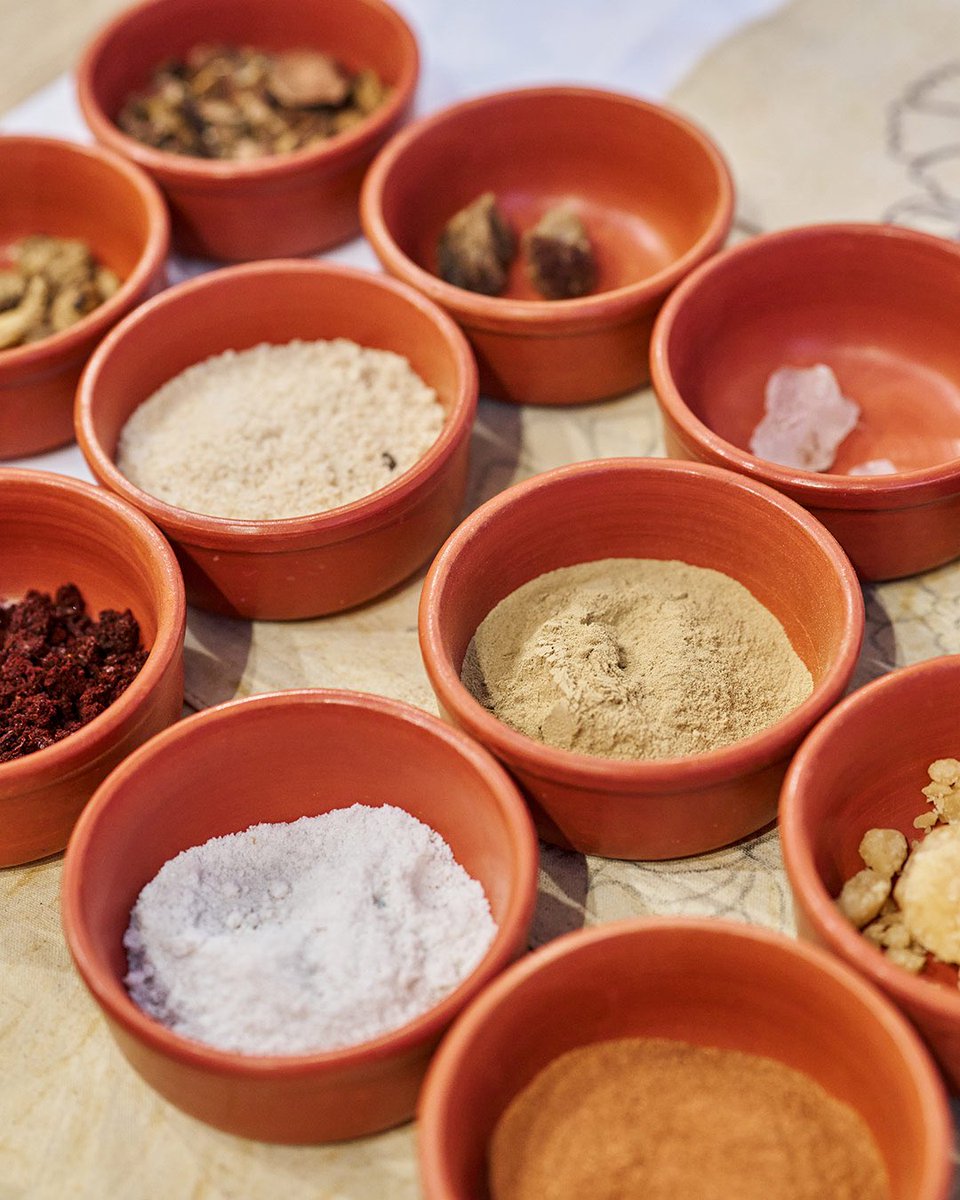 nmacc_india's tweet image. Visit us on the Ground Floor, NMACC, and bring home a piece of this heritage.

#Swadesh #SwadeshOnline #MadeInIndia #RelianceFoundation #NitaMukeshAmbaniCulturalCentre