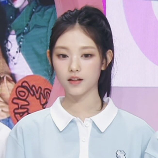 haerin ❦ tweet media