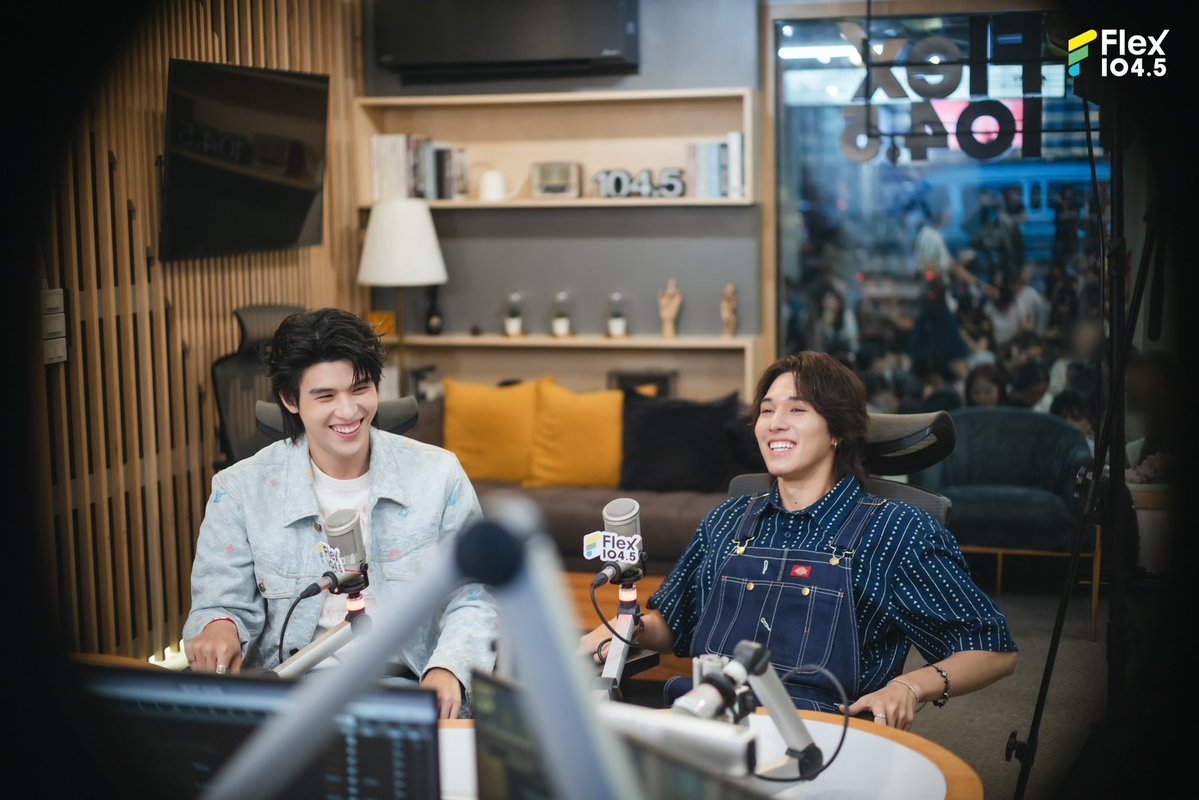 Flex 104.5 tweet media