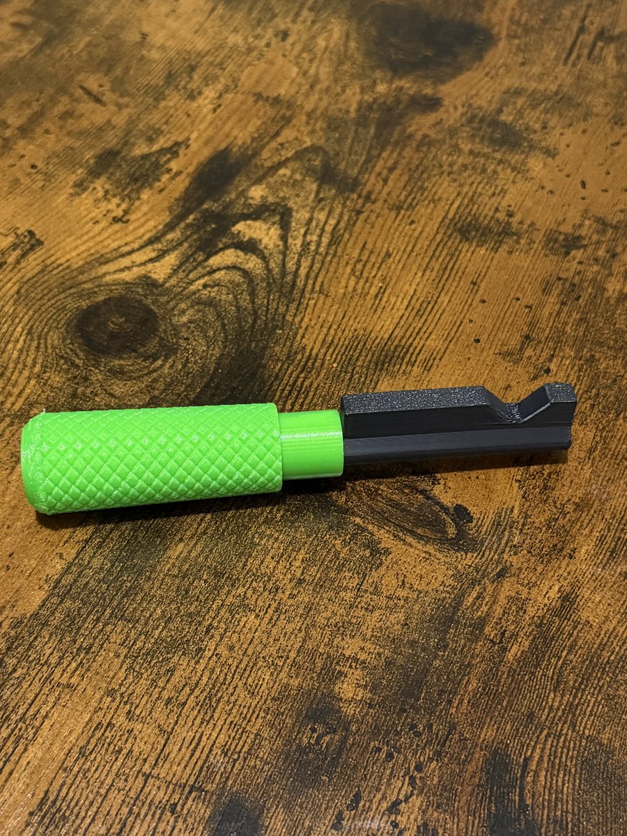 iDi_Collective's tweet image. Fully custom Locomotive Engine Key, Reverser in 3D Printed Glow-in-the-Dark key. View link in replies to purchase #Locomotive #Engine #Key #Railroad #Reverser