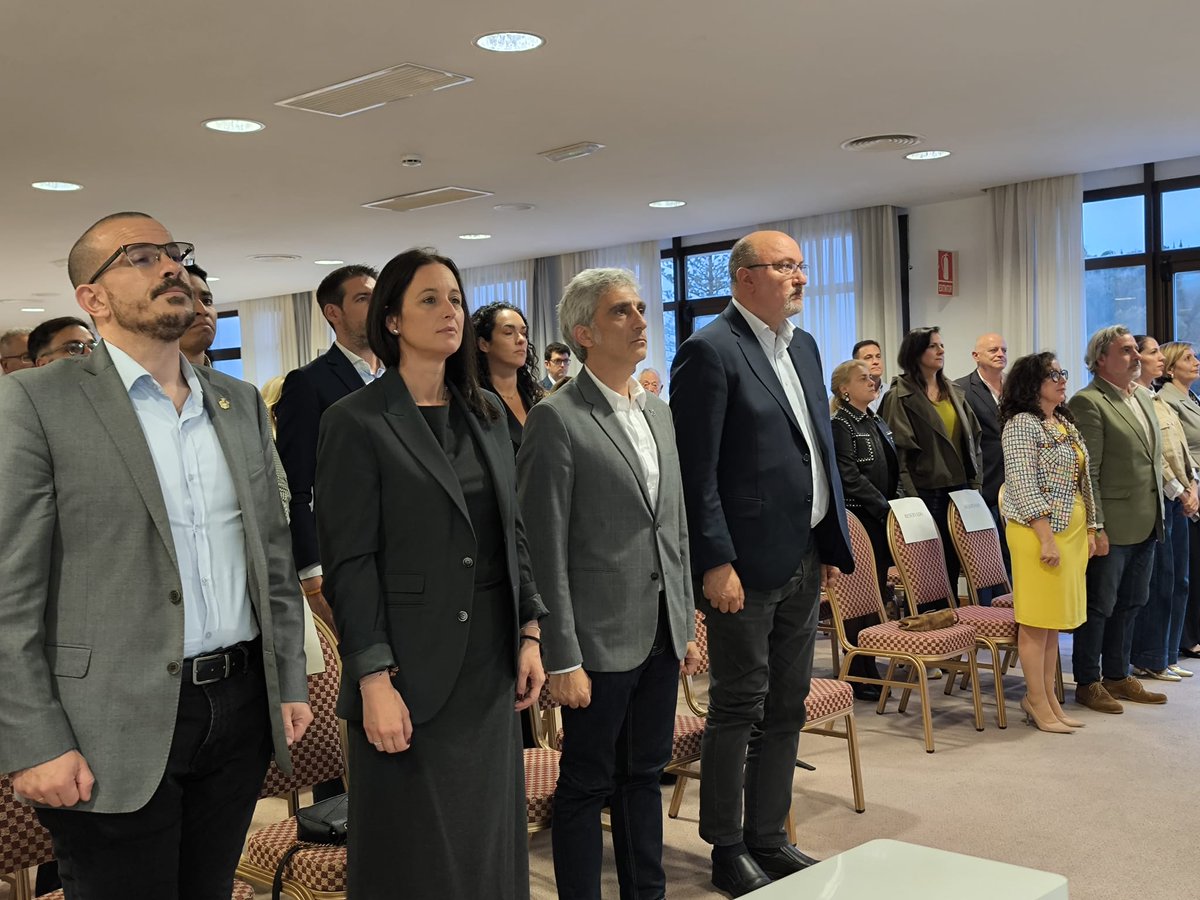 fdenaes's tweet photo. 📸 Instantes de nuestro Observatorio de la Nación en Mijas

Hablamos de vivienda, de las dificultades de los ciudadanos para acceder a una casa y de las soluciones que están sobre la mesa, pero que el bipartidismo no va a aplicar

Gracias a @VoxMijas, @vox_malaga y @AndaluciaVox https://t.co/F4L0SzZPMn