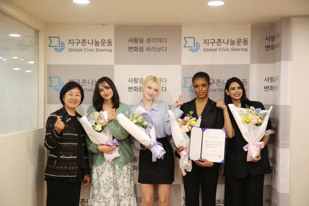 LUMINASherlock's tweet image. [Instagram: DR Music, BLACKSWAN]

K-Pop Girl Group BLACKSWAN have been named the Goodwill Ambassadors for International Development NGO Global Civic Sharing 

#BLACKSWAN #블랙스완
