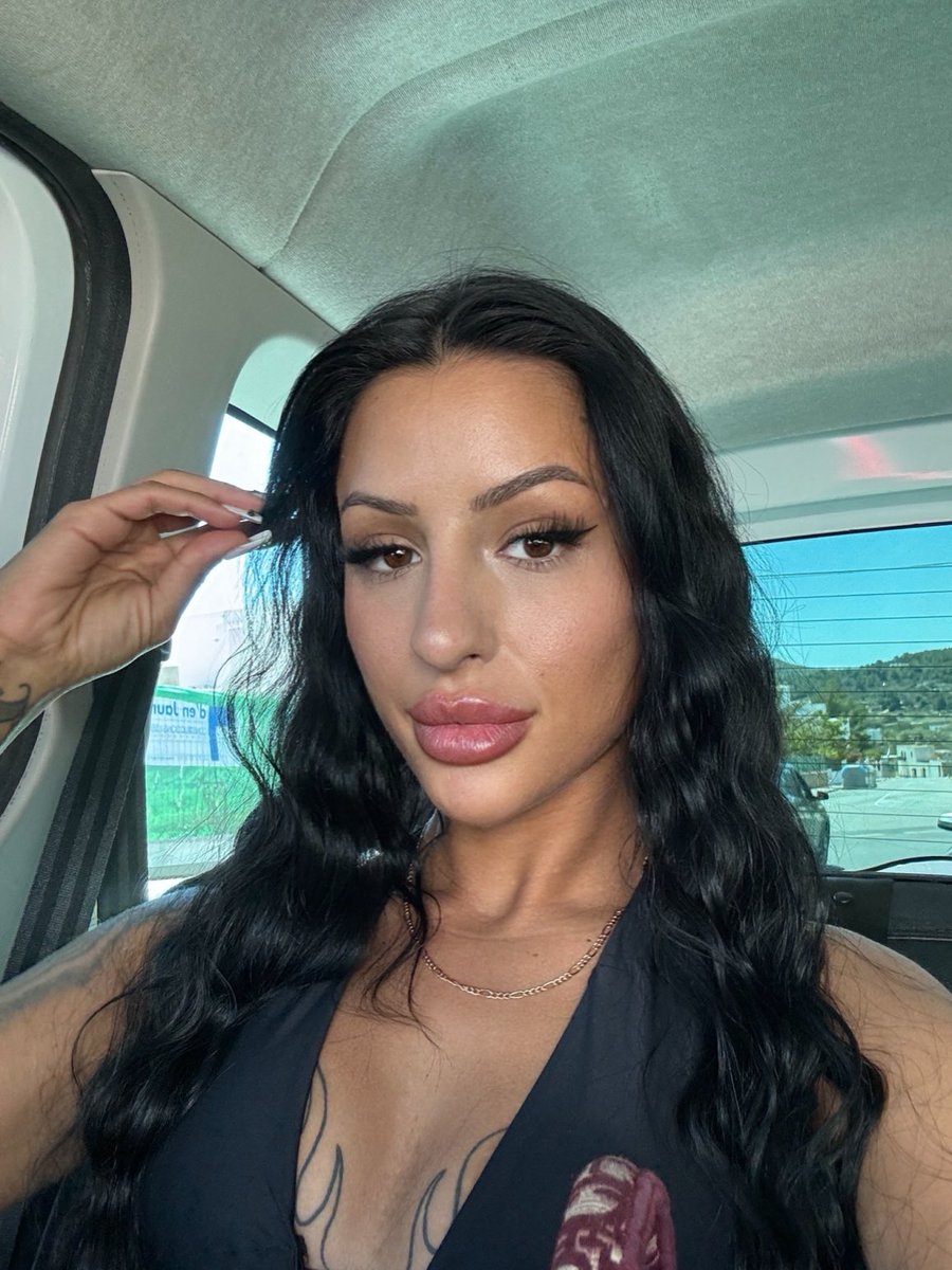 𝐆𝐎𝐃𝐃𝐄𝐒𝐒 𝐋𝐔𝐙𝐈𝐀 tweet media