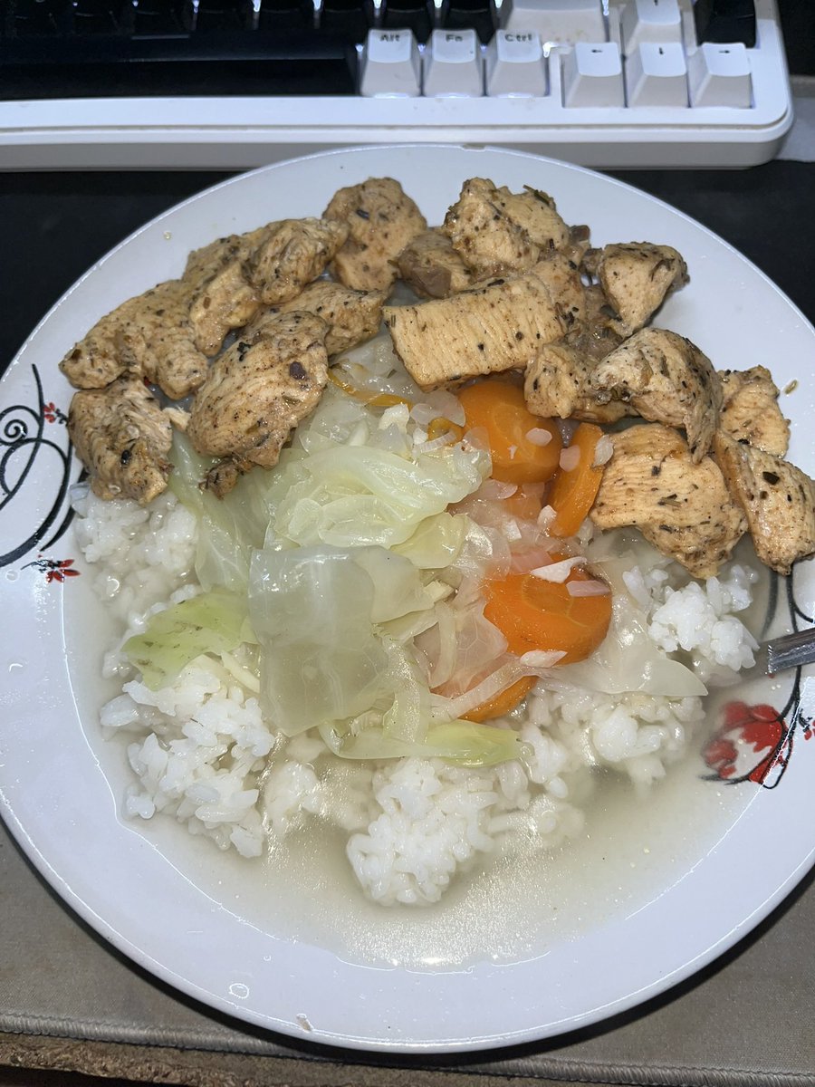 brownaidentt's tweet photo. ayam ayam dan ayam untuk tubuhku https://t.co/AaFsfcR56c
