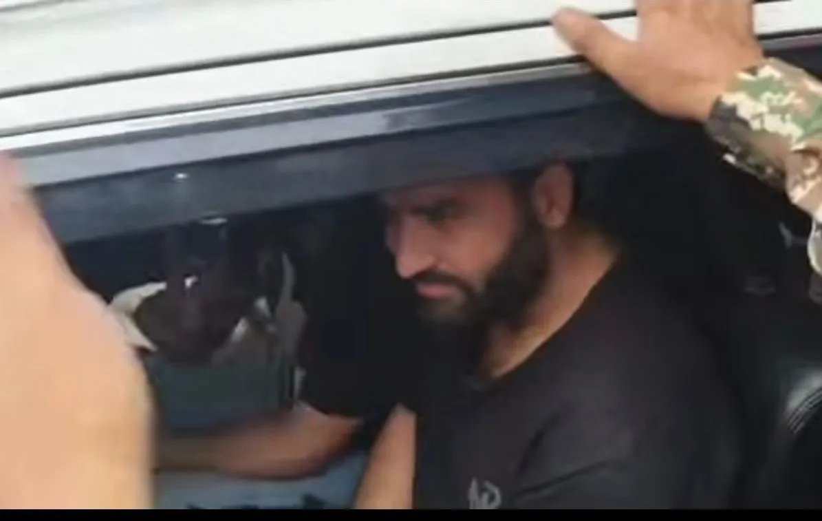 DarKoshal's tweet image. Calling it a fight for “people’s aspirations” doesn’t change the facts 📢 An elected MLA should lead by example, yet Malik’s past conduct, especially targeting officials online, raises serious concerns about decorum in public life. 

#Leadership #KashmirPolitics 🛡️