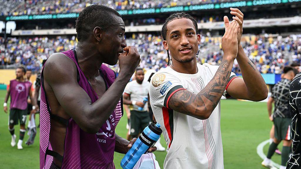 Debbie 💙 tweet media