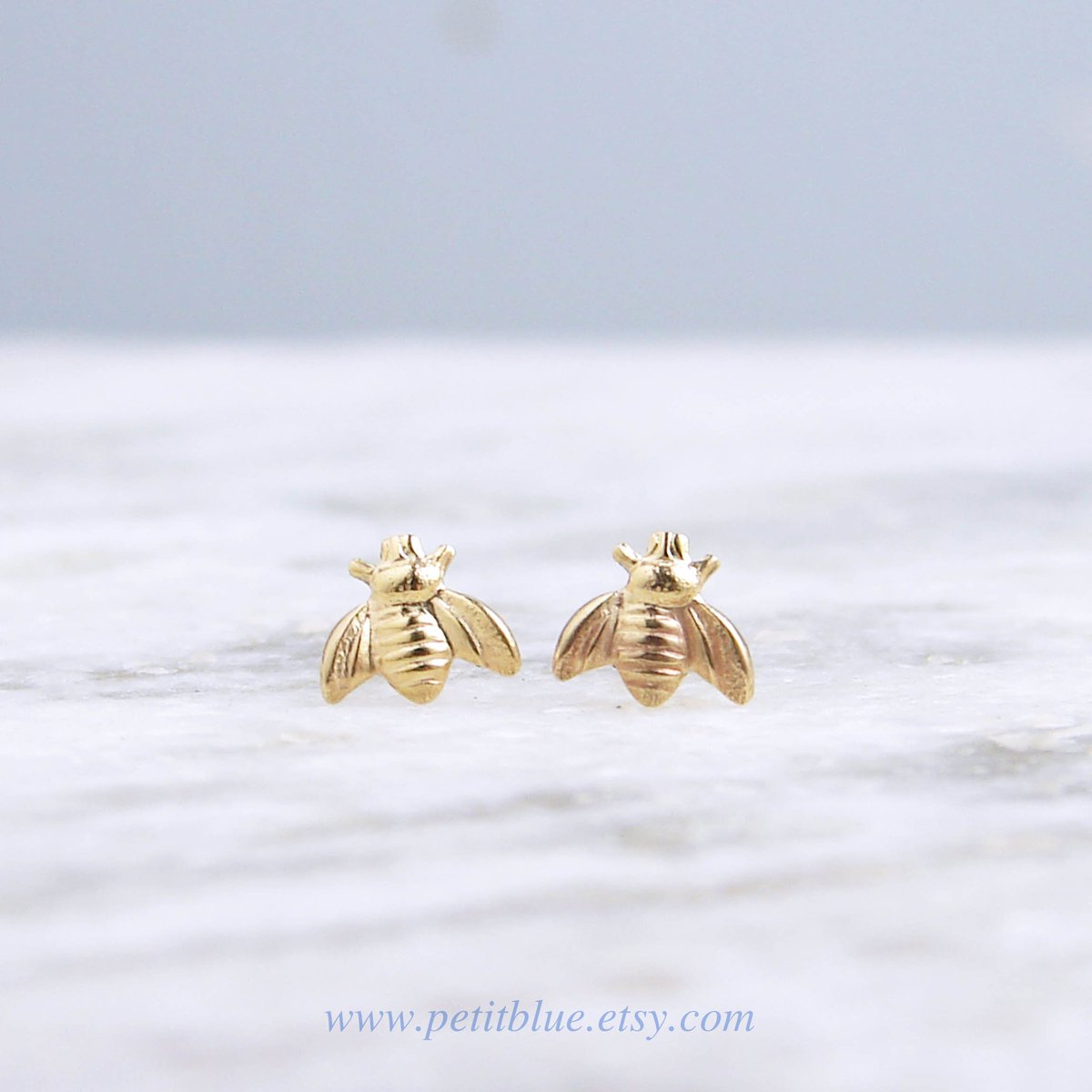 JewelryByMikako's tweet image. Teeny Tiny Bee Stud Earrings, Teeny Tiny Stud Earrings, Available in Brass, 14K GF, Sterling, or Solid Gold Silver, Minimalist Stud Earrings tuppu.net/21e20b5c  #FreeShipping