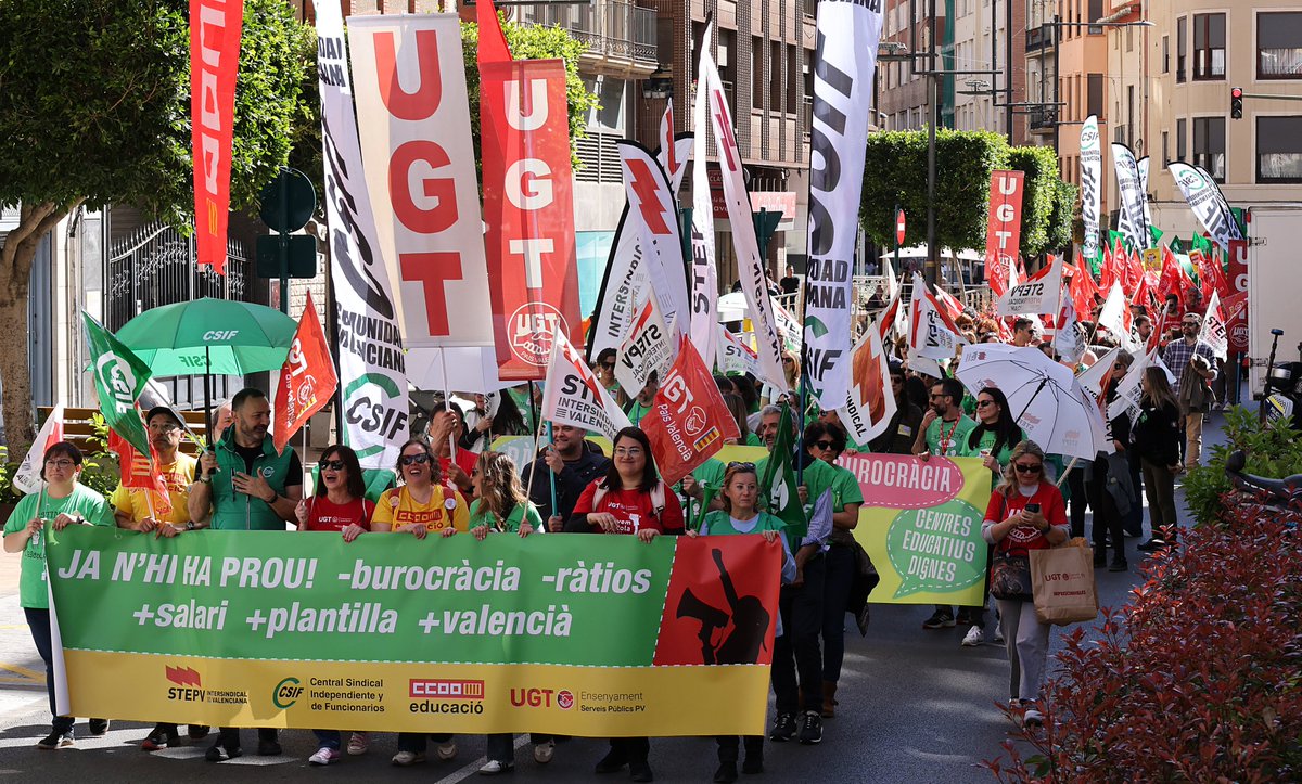elmundocs's tweet photo. Los sindicatos docentes convocan la asamblea para definir la huelga
Cerca de 10.000 docentes avalan movilizaciones para el mes de mayo al dar por agotada la negociación con la Conselleria de Educación, Cultural y Universidades https://t.co/6Nxtw0Miv8
