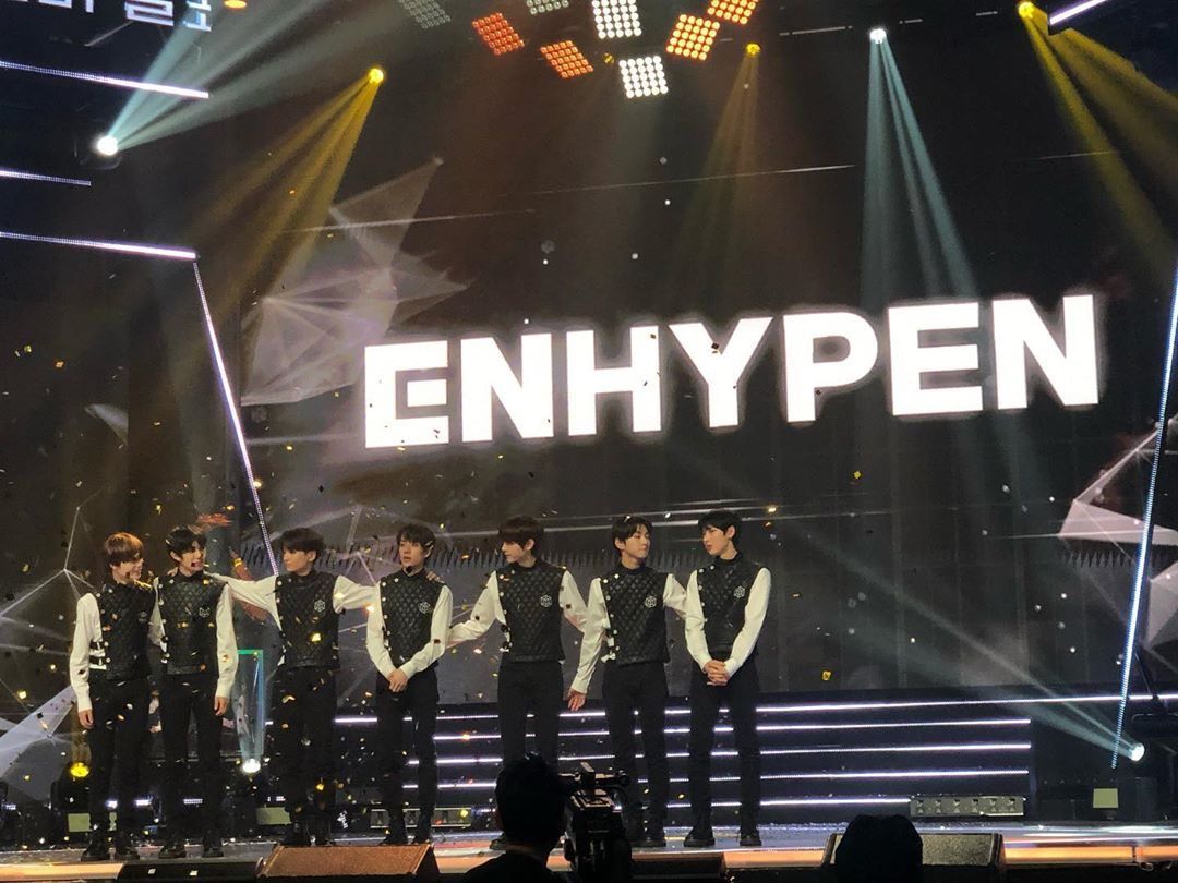 ★☆★emi. sevEN tweet media