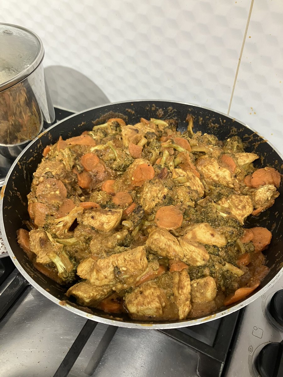 tensbianism's tweet image. curry and thirst traps both salvageable #yay