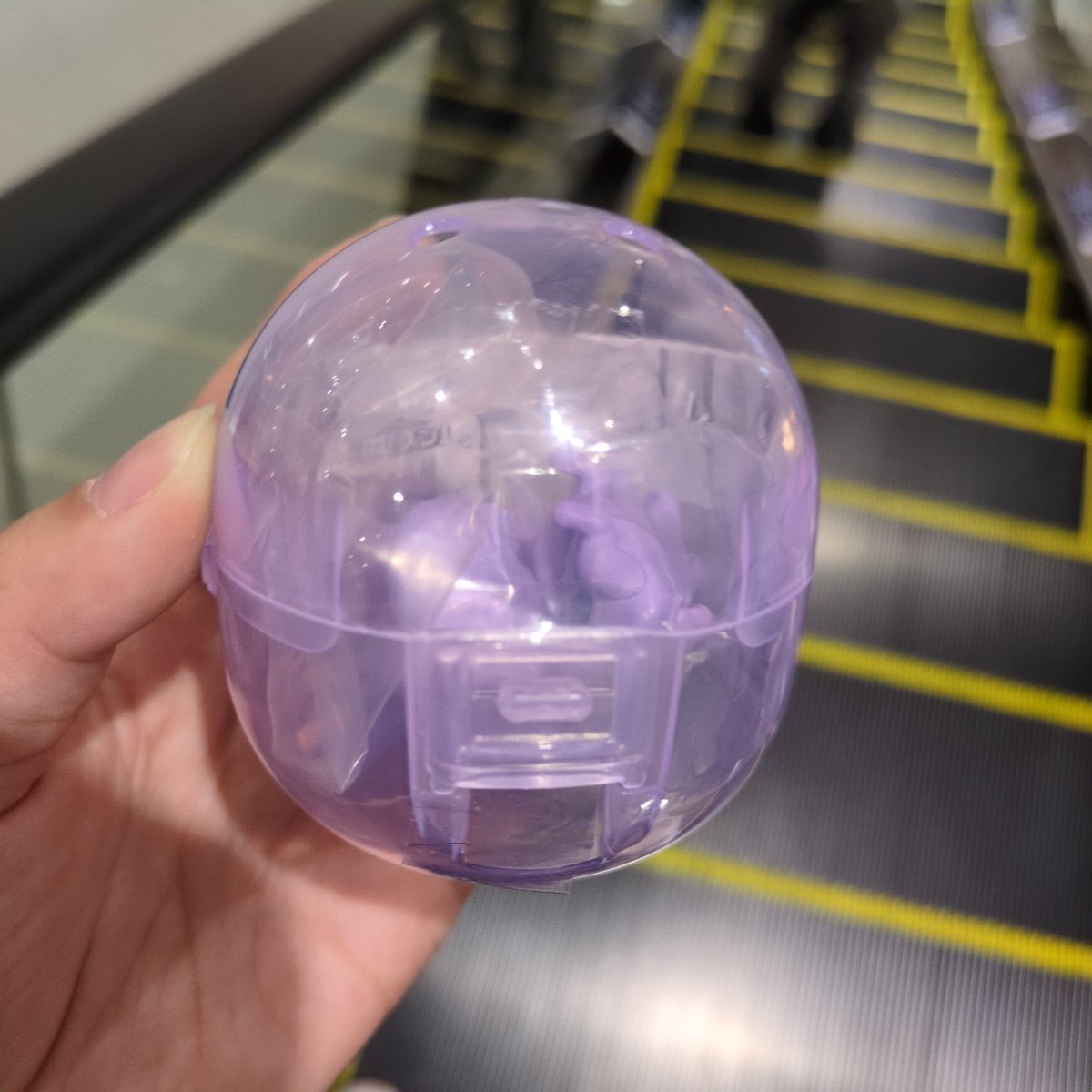 mochi tweet media