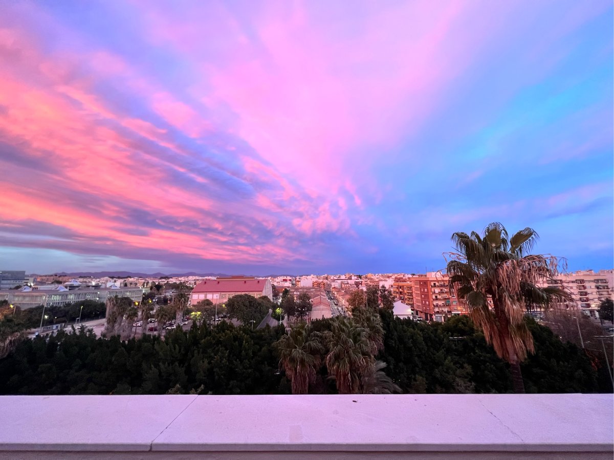 AkshitS68519139's tweet image. Chasing sunsets in Santorini  White-washed villages, blue domes, and the Aegean glowing gold—every moment feels like a postcard come to life. Grateful for this magic. #SantoriniVibes #TravelDiaries