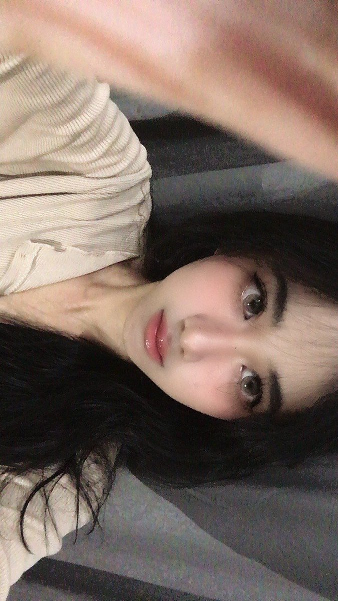 ra ᡣ𐭩 tweet media
