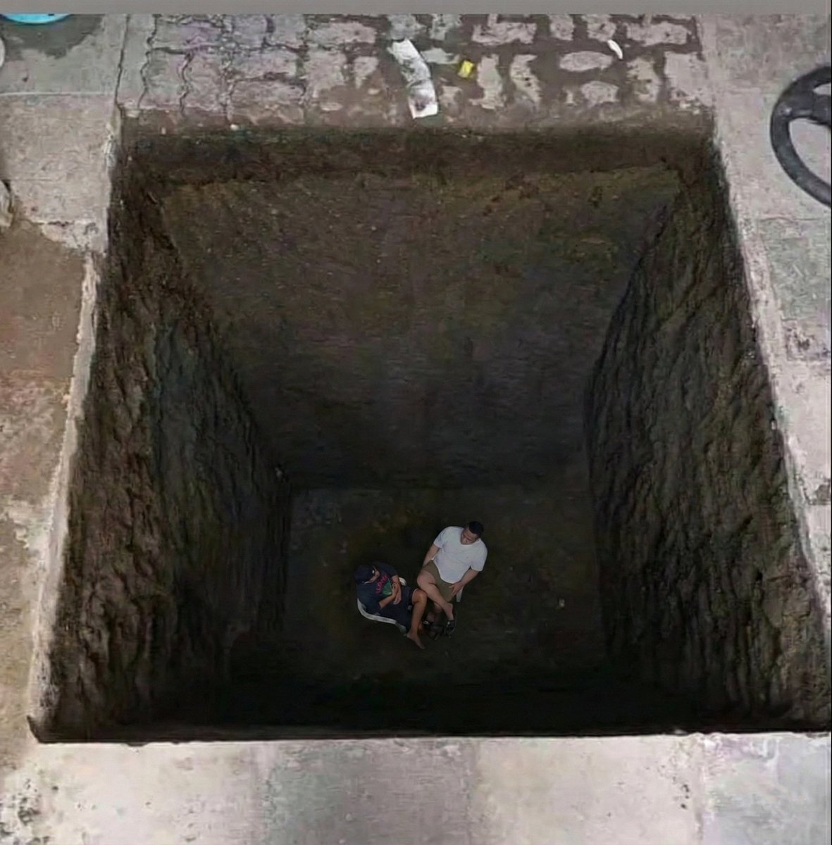 𝐆𝐚𝐥 tweet media