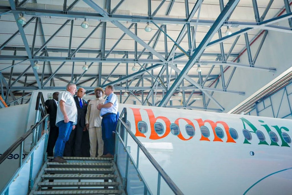 AmbUwem's tweet photo. Akwa Ibom State has the most functional airport today in Nigeria 🇳🇬 with State of the Art facilities. Kudos 👏 to Governor @_PastorUmoEno https://t.co/izHOS6X6Tg