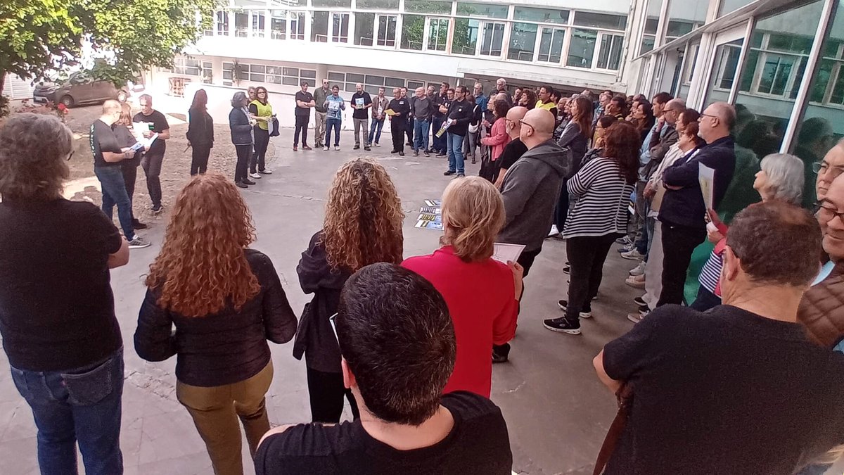 #MartesNegro en <a href="/canalsur/">CanalSur</a> 
#ConsejoProfesional apoya Martes Negros y movilizaciones x el Servicio Público
<a href="/EstablesRtvaYa/">Estabilización YA RTVA</a> agradecen que la 1/2 de la plantilla ya ha firmado en apoyo
Movilización 1º Mayo Málaga y convocados paros parciales
Gracias Ferrán Martin por la ilustración