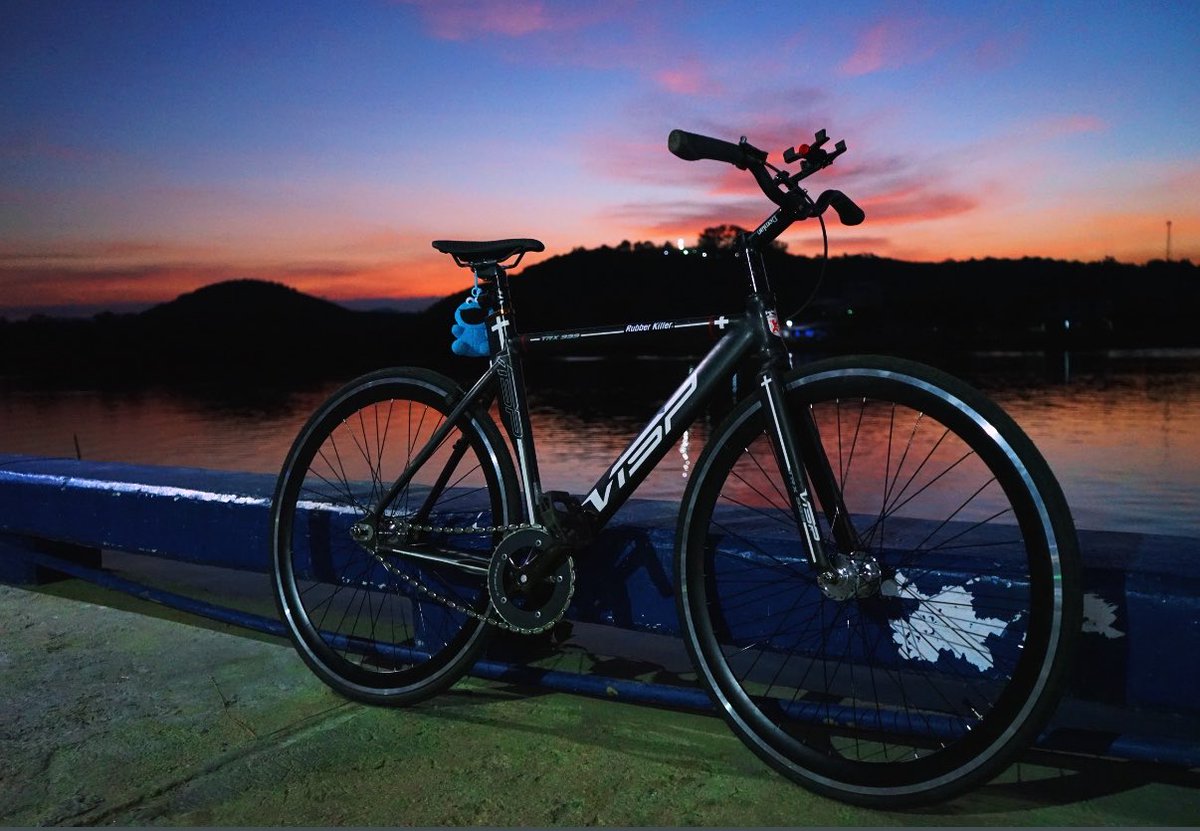 พี่ฉลามสามนาที 🪬 tweet media