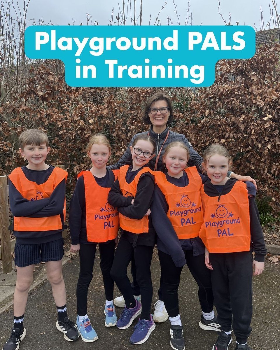 theresehoyle's tweet photo. Meet the latest #Playground PALs in training! So proud of this fantastic group!

You can access my Playground PALs expertise in two ways:
1️⃣ The #PositivePlaytime Award Programme - https://t.co/g9Dn01OCMS 

2️⃣ Or, access an online masterclass - https://t.co/3Vqmi8zTMm https://t.co/CtYTdICeqI