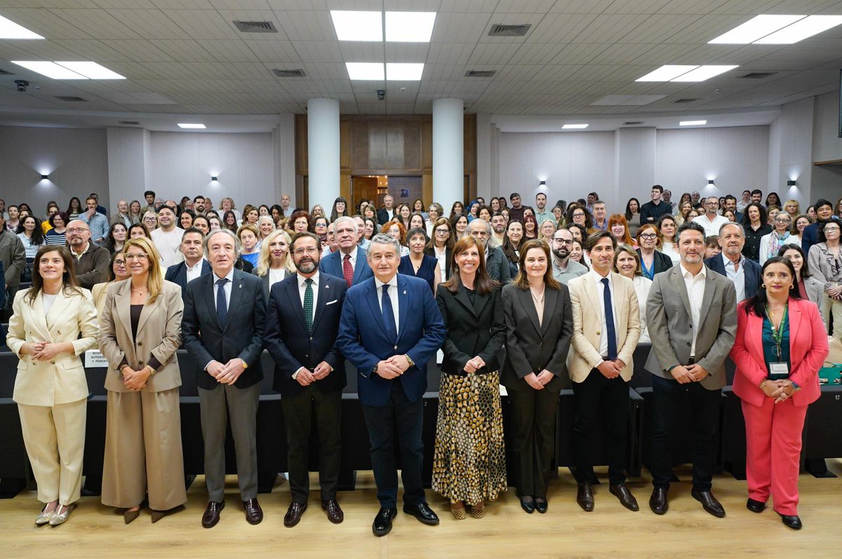 saludand's tweet photo. 💉 Más de 700 profesionales se reúnen hoy en el V Congreso #Andavac2026 en #Granada.
🤝 Compromiso, ciencia y salud pública.
💚 La vacunación salva vidas. Y el objetivo es claro: anticiparse, prevenir y llegar a todos.
#Prevencer #Vacunación #Andalucía https://t.co/rj207tmvaS