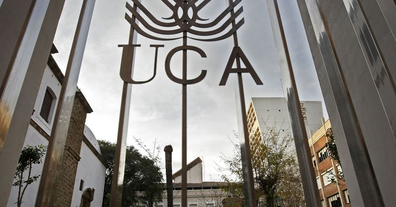 diariocadiz's tweet image. Concentraciones en los cuatro campus de la UCA en defensa de las universidades públicas #Cádiz