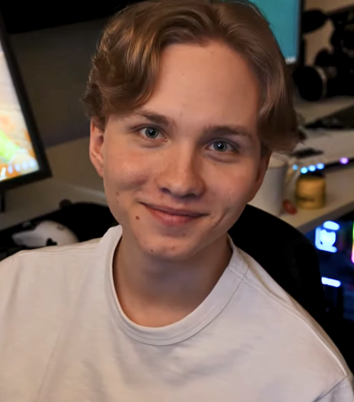 Ozzny_CS2's tweet image. m0NESY ahead of Cache's release in CS2 ‼️

"I hope Cache replaces Inferno"