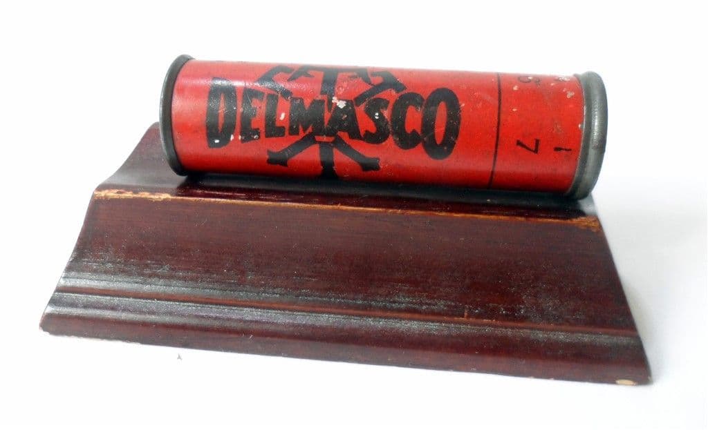 retonthenet's tweet image. Antique #Sewing Needle Tin Case #Advertising Macleod &amp;amp; Co Delmasco #Tea Jahncke London
 share.google/Yb1MfzeD2VHIQ3…