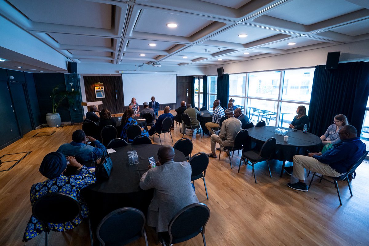Texem_UK's tweet image. Tomorrow, we step into a conversation that matters more than ever.

AI is moving fast. Data is everywhere. But leadership is still not about who has the most information… it’s about who knows what to do with it.

#Leadership #Growth #LeadershipDevelopment #Entrepreneurship