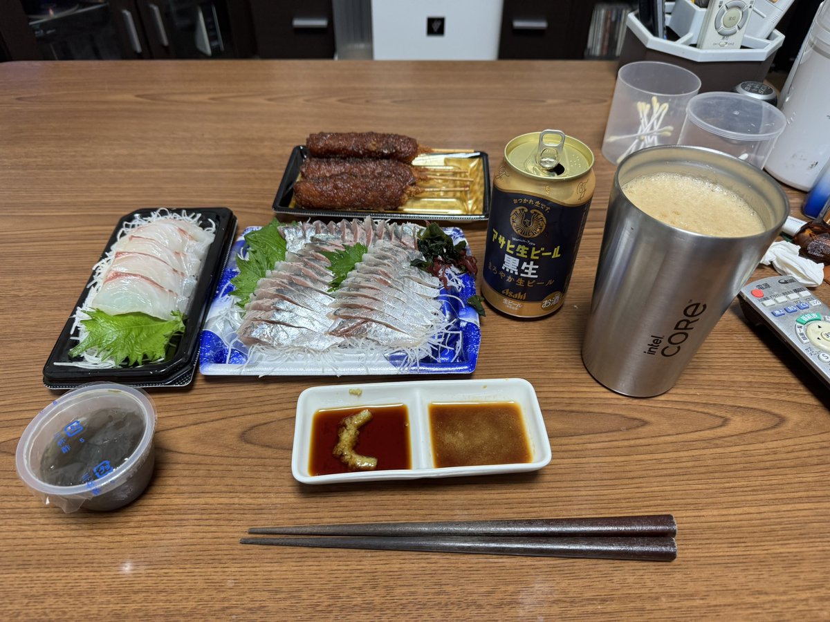 コウ tweet media
