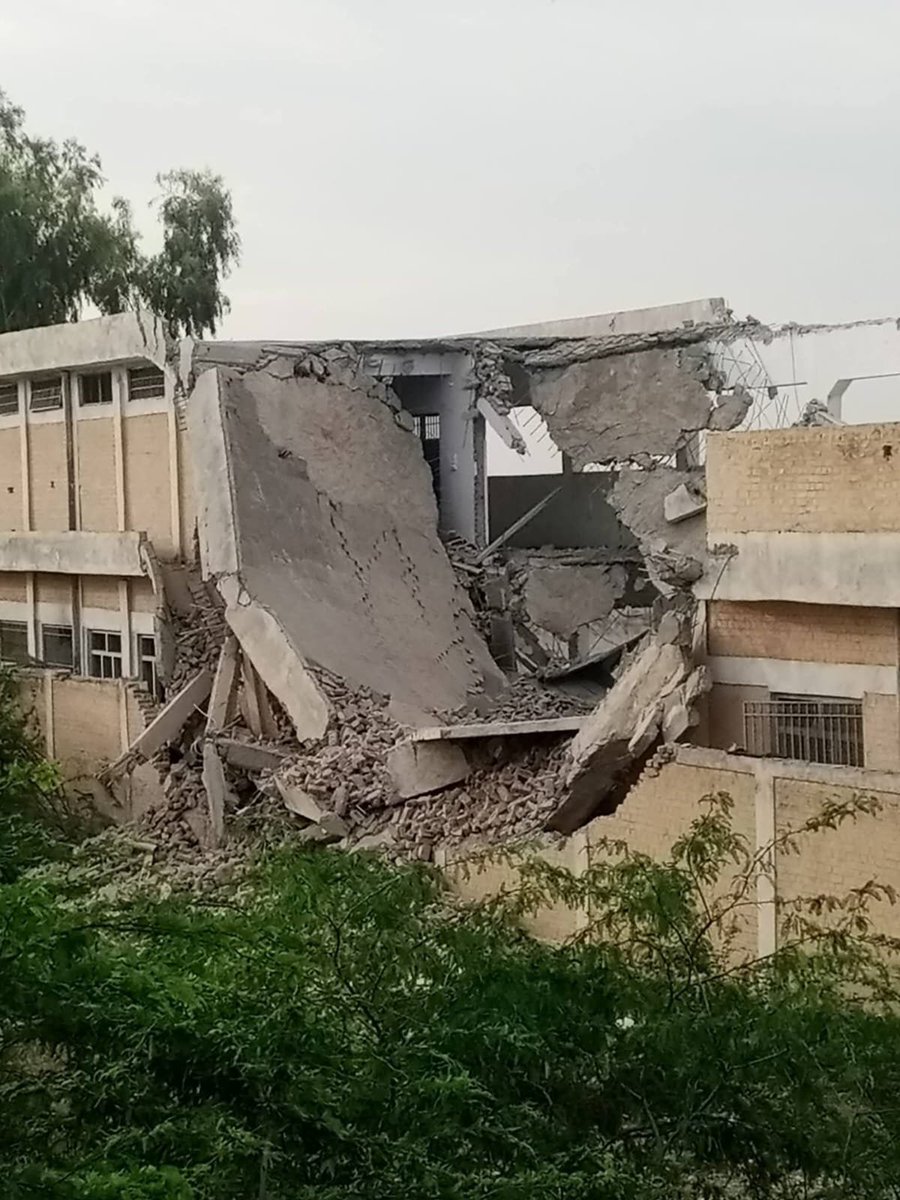 TracTerrorism's tweet image. Suspected Tehreek-e-Taliban Pakistan (#TTP) Improvised Explosive Device (#IED) Attack Destroys Government Girls’ High School in Mamand Khel, #Bannu District, Khyber Pakhtunkhwa, #Pakistan
Read more: trackingterrorism.org/chatter/suspec…