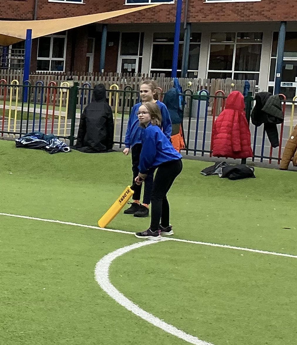 StMaryB17's tweet image. #Y5 were focusing on their throwing and batting skills in #pe