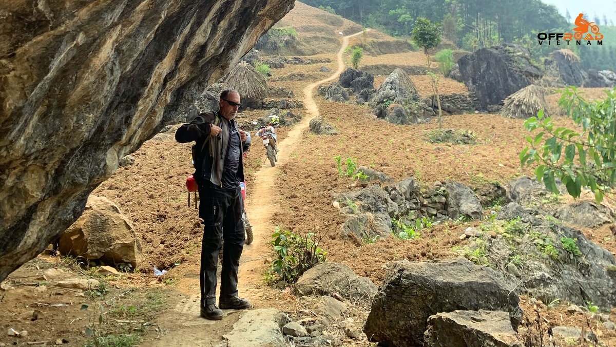 vietnamriders1's tweet photo. Motorbiking on rugged off-road trails offers travellers a unique travel experience. 👏

📲 https://t.co/hVu6MTaCPR

#ruggedoffroadtrails #uniquetravelexperience #apowerfulconnection #vietnam #xuhuong2026 #trending2026 #motorbike #motorcycle #tour #rental #honda #XR150L #CRF250L https://t.co/qfBuO5TOkF