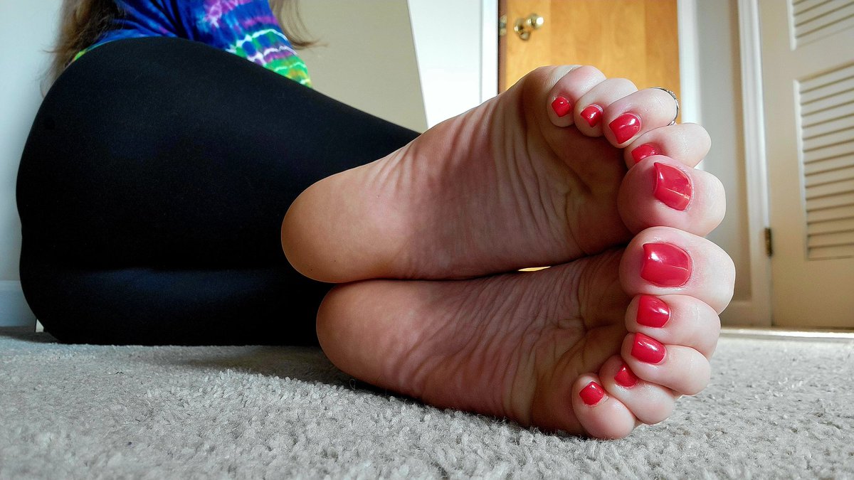 PacifyingPikeru's tweet photo. Throwbacks on Toesday 🍒 https://t.co/fK4XfNuqkk