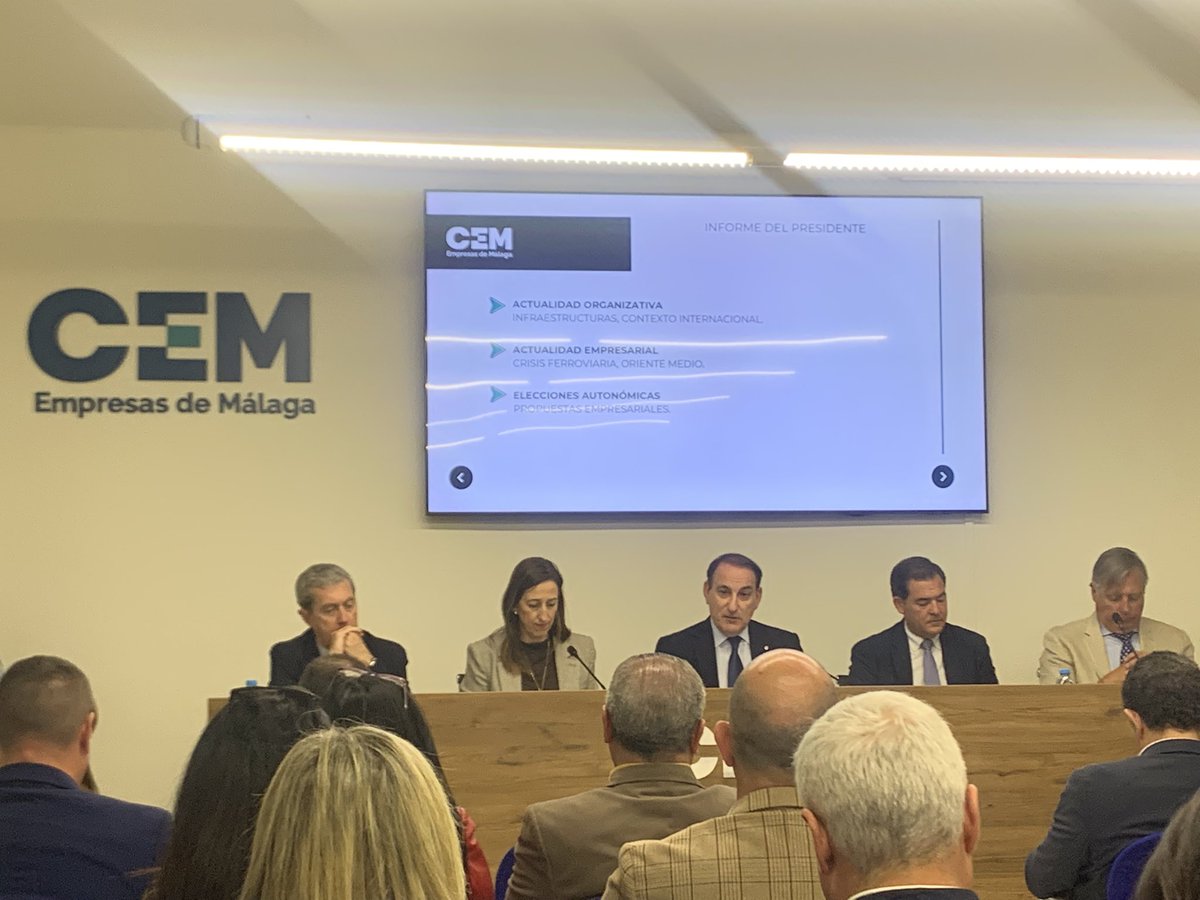 SolisMMar's tweet photo. Hoy, @Amupema asiste a la Junta Directiva de @cemmalaga, reforzando su compromiso con el tejido empresarial y su presencia dentro de la confederación. Hemos recibido la enhorabuena por la nueva presidencia de AMUPEMA, un reto que asumimos con ilusión y responsabilidad. https://t.co/VgeR35YQWs