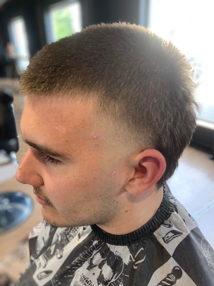 RustandRazor's tweet image. Skullet with skin-faded sides by Stu.   #barber #barbershop #barberlife #haircut #fade