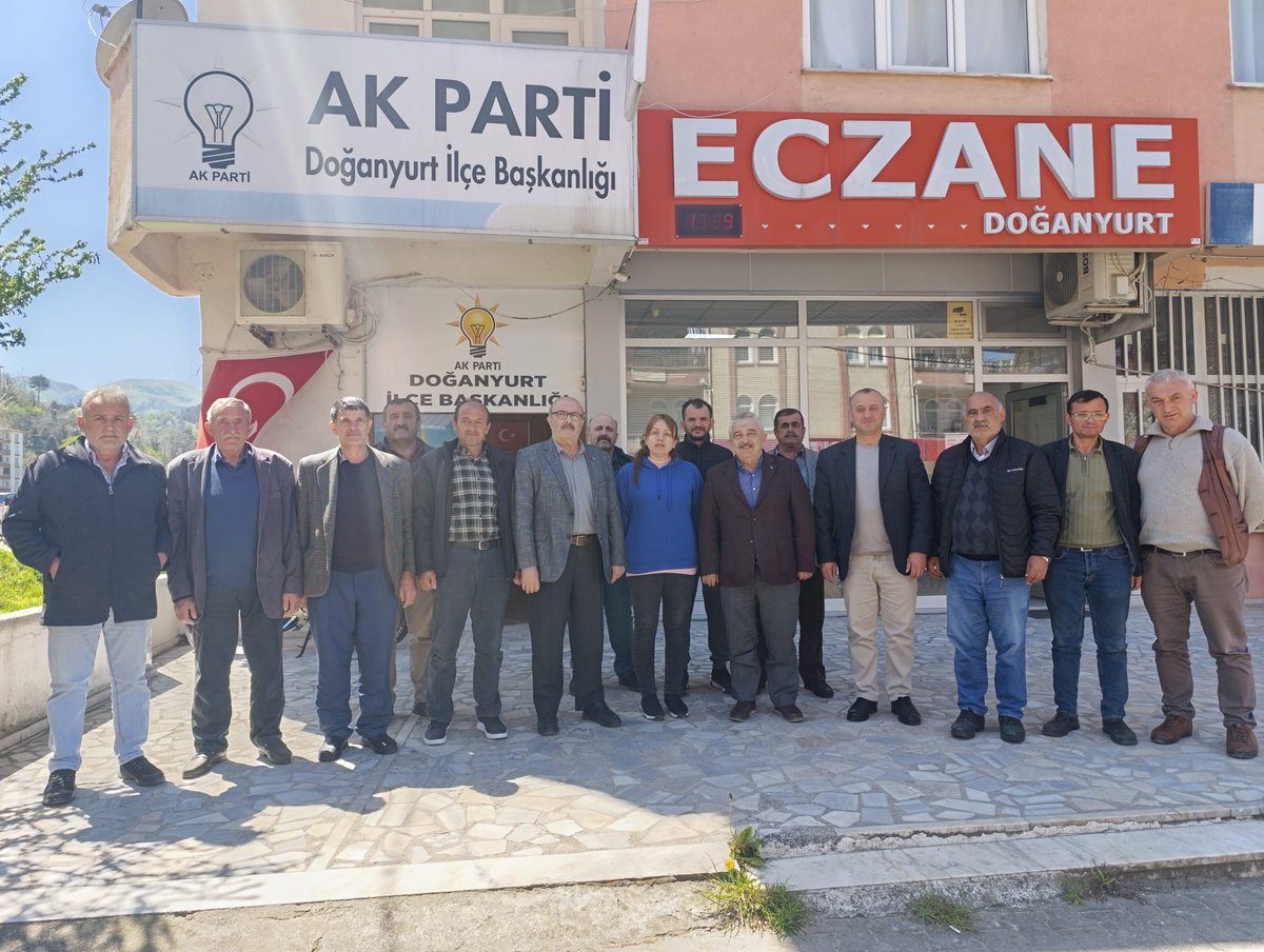 AK Parti İlçe Başkanlığımızda, İlçe Başkanımız Şemsettin Kayıran başkanlığında haftalık olağan toplantımızı gerçekleştirdik.
Birlik ve beraberlik içerisinde, ilçemiz için var gücümüzle çalışmaya devam edeceğiz.