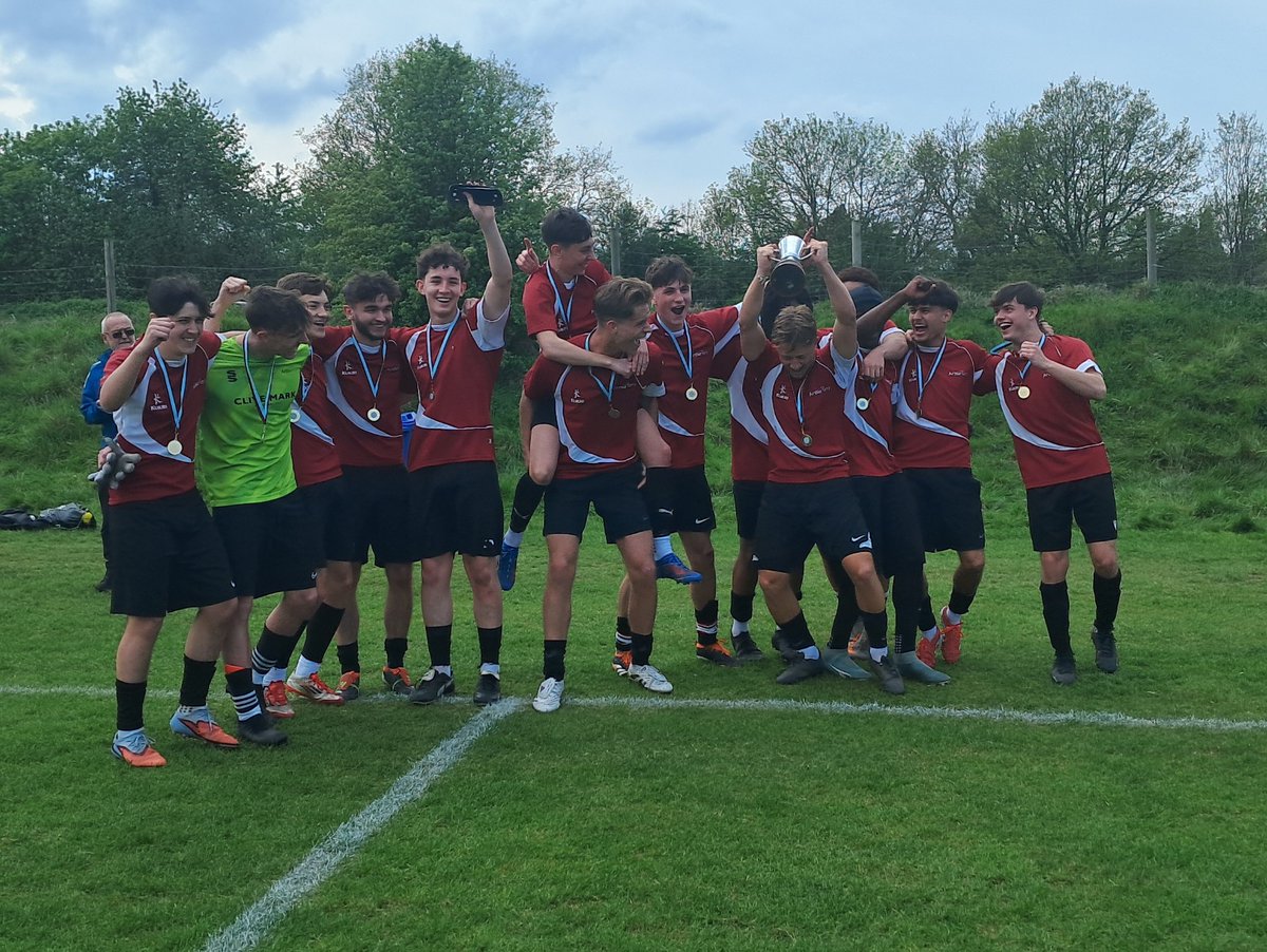 AT_SixthForm's tweet photo. That trophy lift feeling 🤩

@ArthurTerrySch https://t.co/GPCFGmV2hk