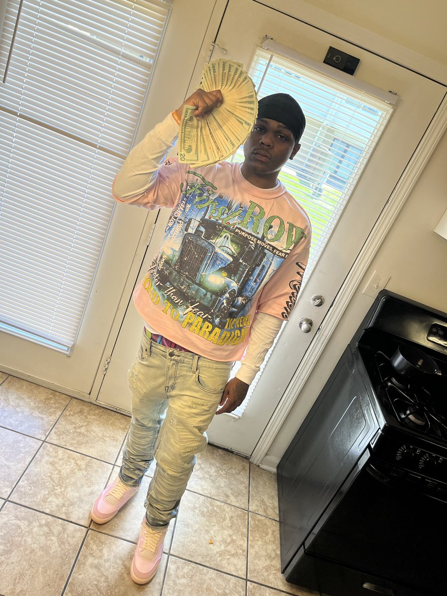 rapper_nota's tweet photo. Let’s run it 🫶🏾 https://t.co/w7cDkWZ54b