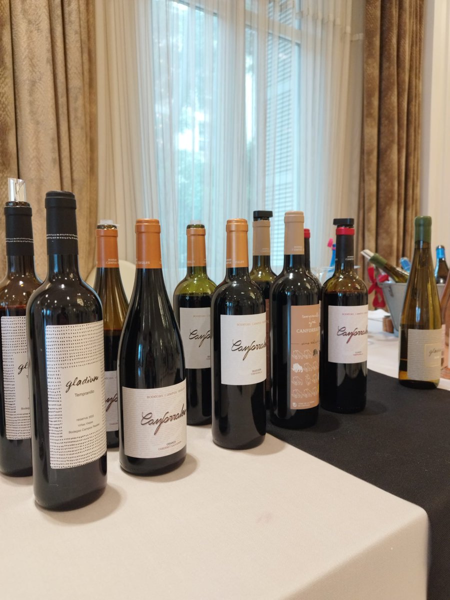 camposreales's tweet photo. 🍷 Ayer participamos en @Verema  Málaga

Nuestro Sales Manager España, Carlos, representó a Bodegas Campos Reales en un evento que reunió a profesionales del sector y amantes del vino en el Hotel Miramar.

¡Gracias por la acogida! 🥂

#BodegasCamposReales #Verema #Vino https://t.co/cSmZhUKdzW