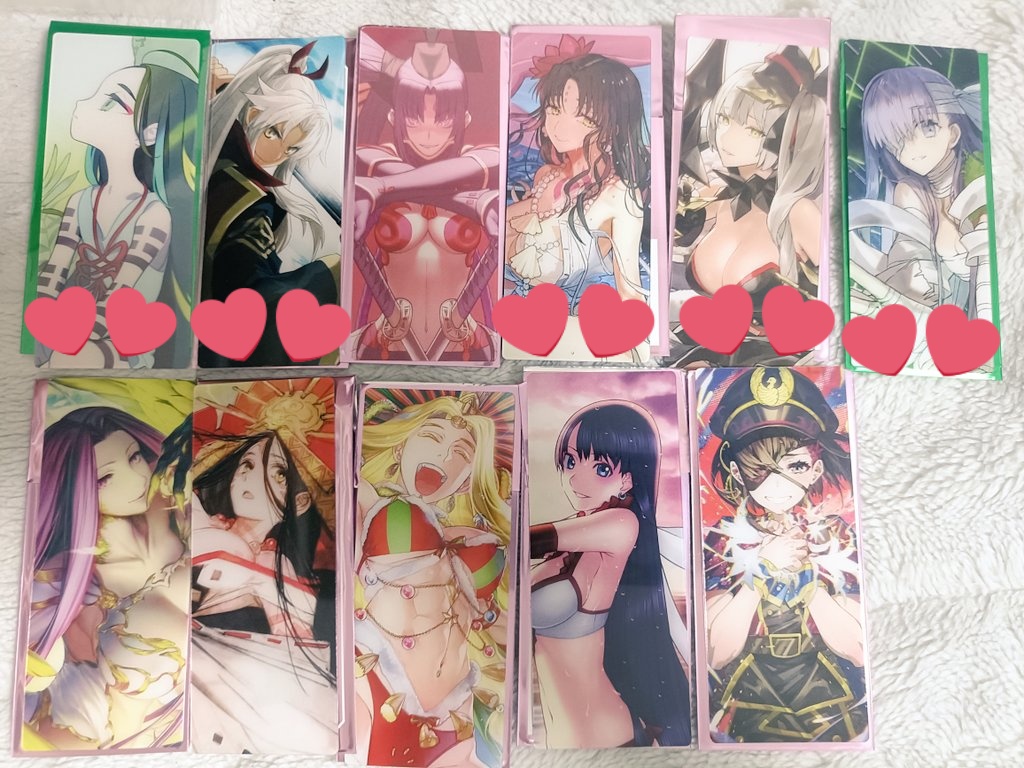 06chloroplast's tweet photo. 【交換】 Fate/GrandOrder FGO 最終再臨展 編成画面風カード

（求）沖田、斎藤、バーソロミューなど　画像4

（譲）画像のもの　♥は👑との交換優先　👑のものは1:複数(♥2点までで、最優先は〜5程度まで)も検討しますのでお声掛けください。

郵送交換希望です。何卒よろしくお願い致します。 https://t.co/lVoKgSPC1U
