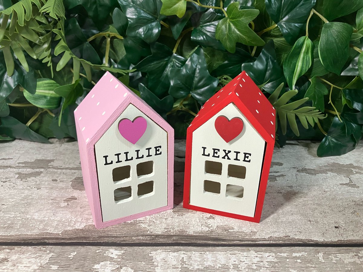 GertrudeGifts's tweet image. Personalised Wooden Mini House Jewellery / Trinket Box – Children’s Keepsake Storage

GertrudesGiftsByBeth.etsy.com

These adorable personalised wooden mini house boxes are perfect for storing your child’s little treasures.

#house #storage #nurserydecor #giftideas #children