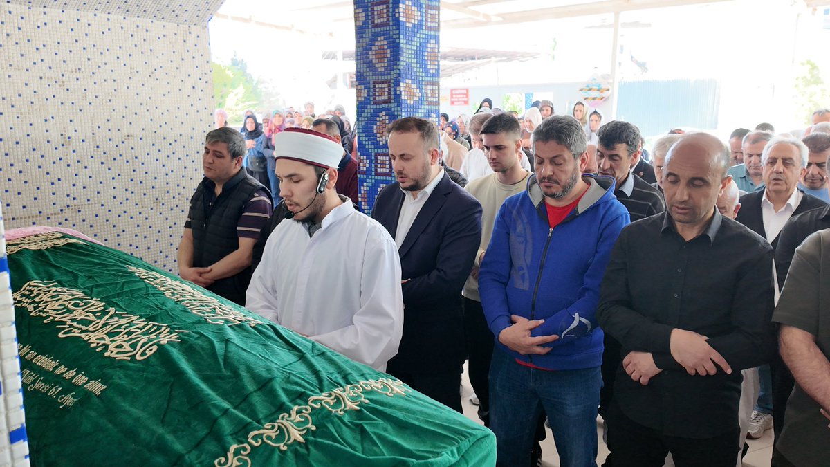 akpartibuca_'s tweet photo. İlçe Başkanımız Cihangir Sağır, kıymetli dava ve yol arkadaşımız Mihriban Keyf’in muhterem annesi Saibe Keyf’in cenaze törenine katılım sağladı.

Merhumeye Allah’tan rahmet; başta Mihriban kardeşimiz olmak üzere kederli ailesine sabır ve başsağlığı diliyoruz. https://t.co/YlsYgHJxae