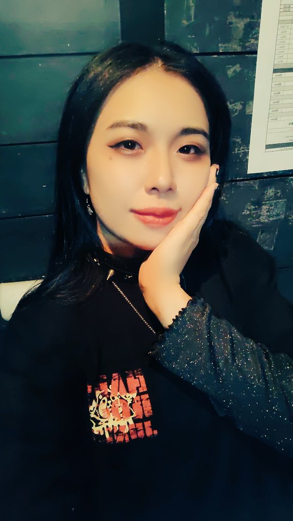 MOMO🍑 LETITOUT-lelia-Ba. tweet media