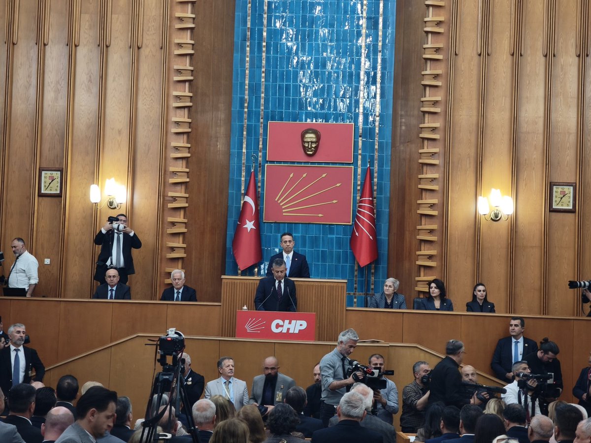 mehmettombak26's tweet photo. İrtibat iltisak saçmalığına son verilmelidir. KHK lar tüm sonuçlarıyla birlikte iptal edilmelidir. https://t.co/p1wV0RqHfU