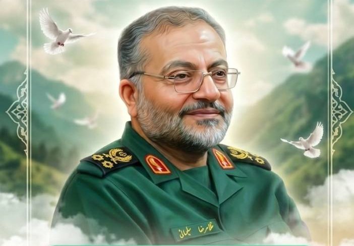 بسیج، مدرسه عشق است و سردار سلیمانی، شاگرد اول این مکتب
😭🖤
#قهرمان_بسیج
