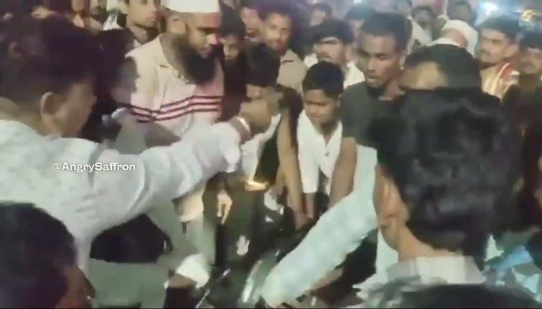 Trishulwarrior's tweet photo. Shameful!!

In Beed, Maharashtra, a Hindu Maratha family—including their women and young children—was nearly b€aten to d€ath by a Mu$lim mob, which brut@lly attacked them and p€lted them with stones.

This attack began following a minor rickshaw accident while they were on their way to a temple.