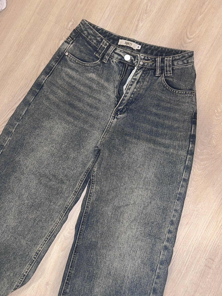israinicc's tweet photo. ส่งต่อ Riley.apparels - Andy Jeans [fade vintage] 

📍*ตัดขามาแล้วยาว 38 size m 

💸 300 รส (from650) 

#ส่งต่อเสื้อผ้าแบรนด์ไอจี #เสื้อผ้ามือสอง #ส่งต่อเสื้อผ้ามือสอง #เสื้อผ้ามือ2 #เสื้อผ้ามือสองสภาพดี #ส่งต่อเสื้อผ้ามือ2 #ครอป #กางเกง #rileyapparels https://t.co/3GPPzc5LCa