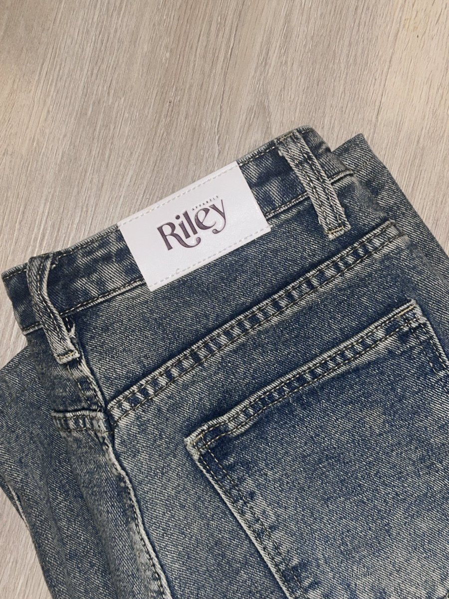 israinicc's tweet photo. ส่งต่อ Riley.apparels - Andy Jeans [fade vintage] 

📍*ตัดขามาแล้วยาว 38 size m 

💸 300 รส (from650) 

#ส่งต่อเสื้อผ้าแบรนด์ไอจี #เสื้อผ้ามือสอง #ส่งต่อเสื้อผ้ามือสอง #เสื้อผ้ามือ2 #เสื้อผ้ามือสองสภาพดี #ส่งต่อเสื้อผ้ามือ2 #ครอป #กางเกง #rileyapparels https://t.co/3GPPzc5LCa